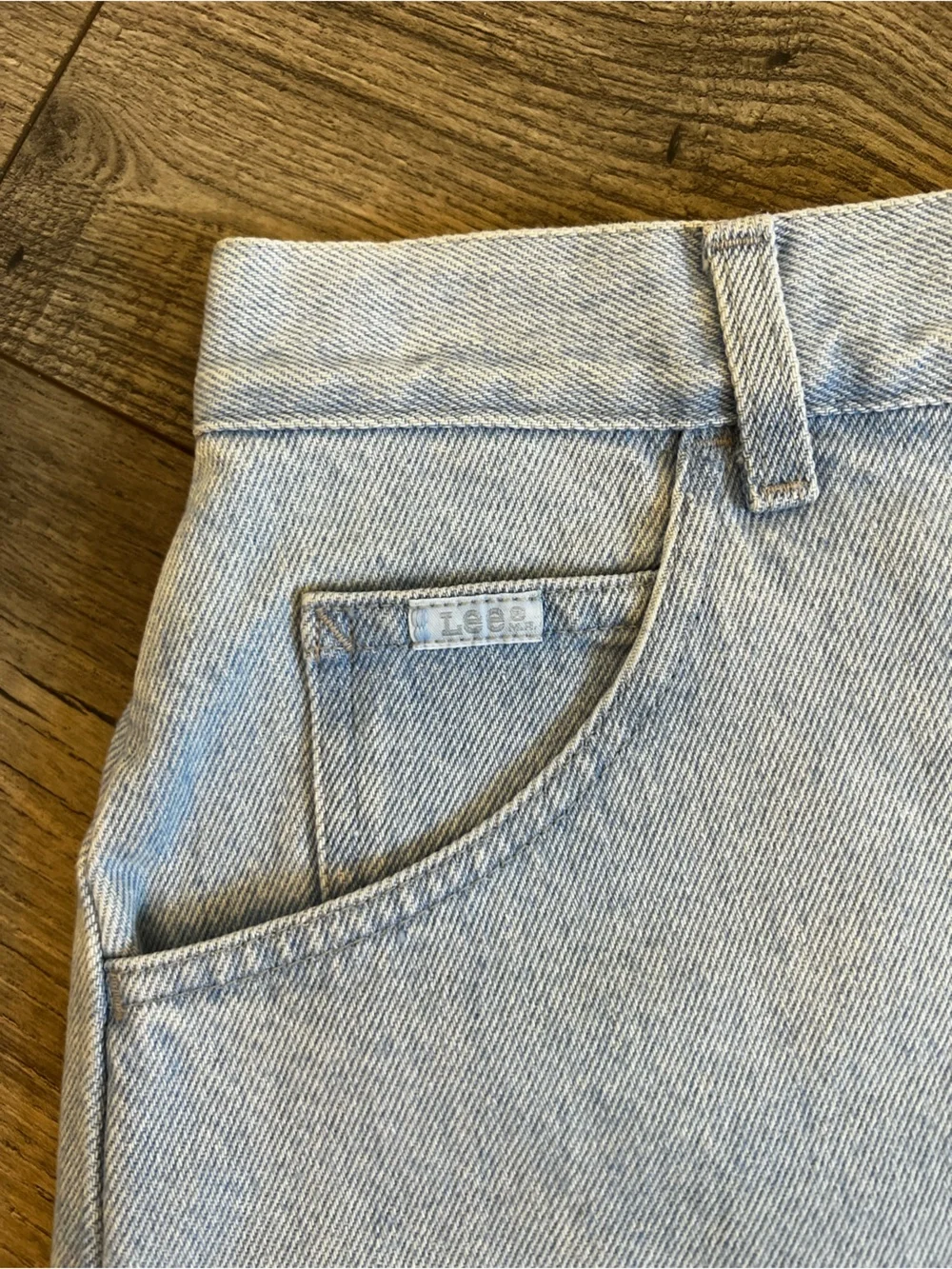 Vintage Lee Light Wash High Waisted Long Denim Dad Shorts- Size 14